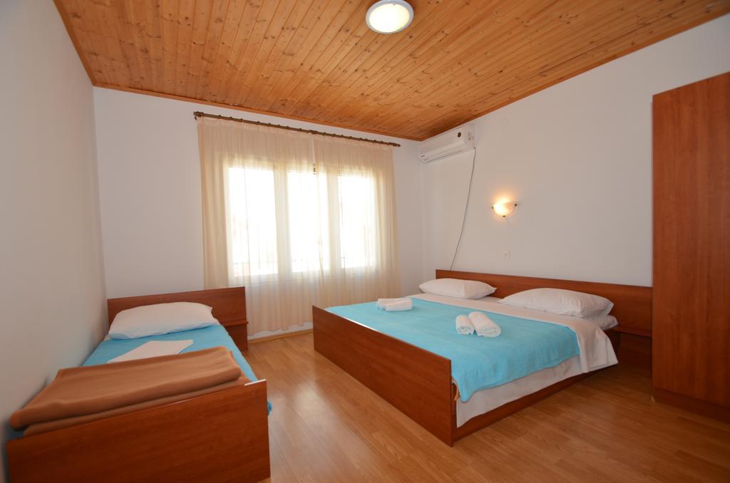 Apartments Cico Starigrad Paklenica Exterior foto