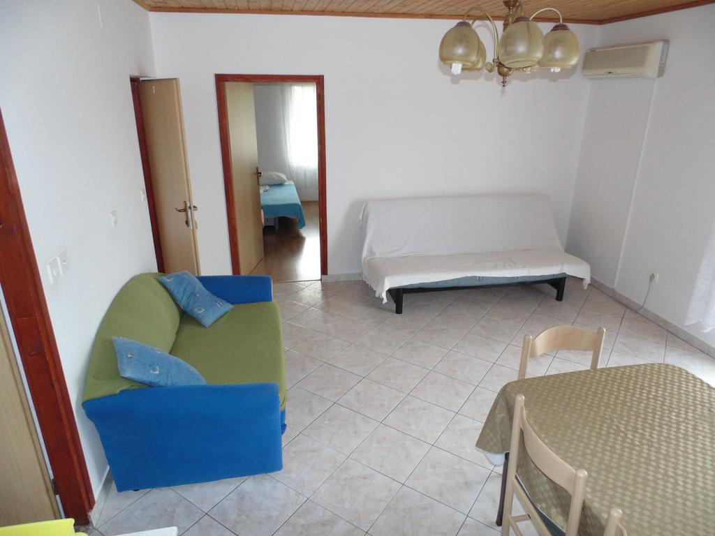 Apartments Cico Starigrad Paklenica Exterior foto