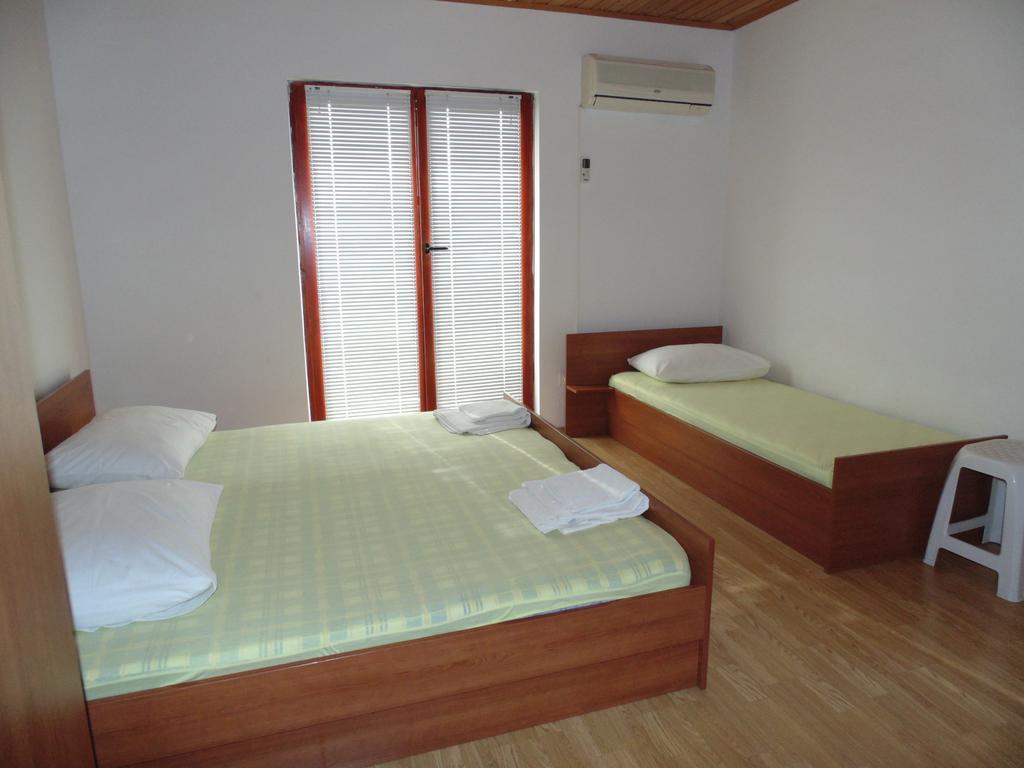 Apartments Cico Starigrad Paklenica Exterior foto